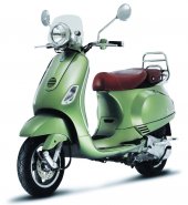 2008 Vespa LXV photo